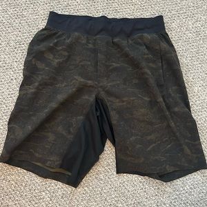 Men Lululemon shorts